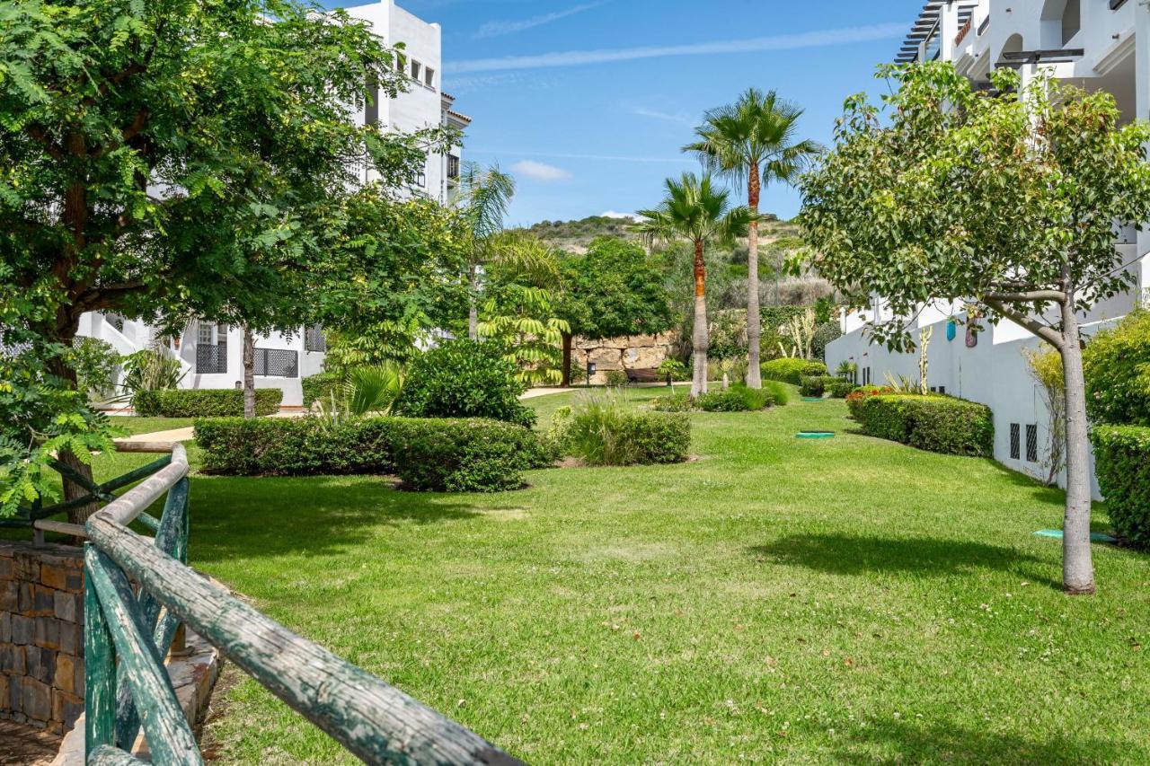 11 Modern Apt With Sea Views, Two Poolareas, Close To Parks & Beaches Manilva Leilighet Eksteriør bilde