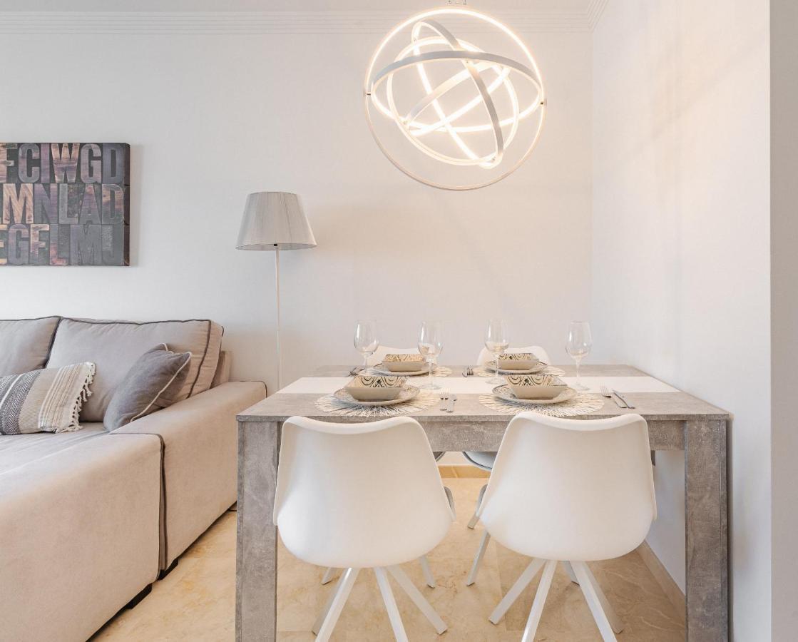 11 Modern Apt With Sea Views, Two Poolareas, Close To Parks & Beaches Manilva Leilighet Eksteriør bilde