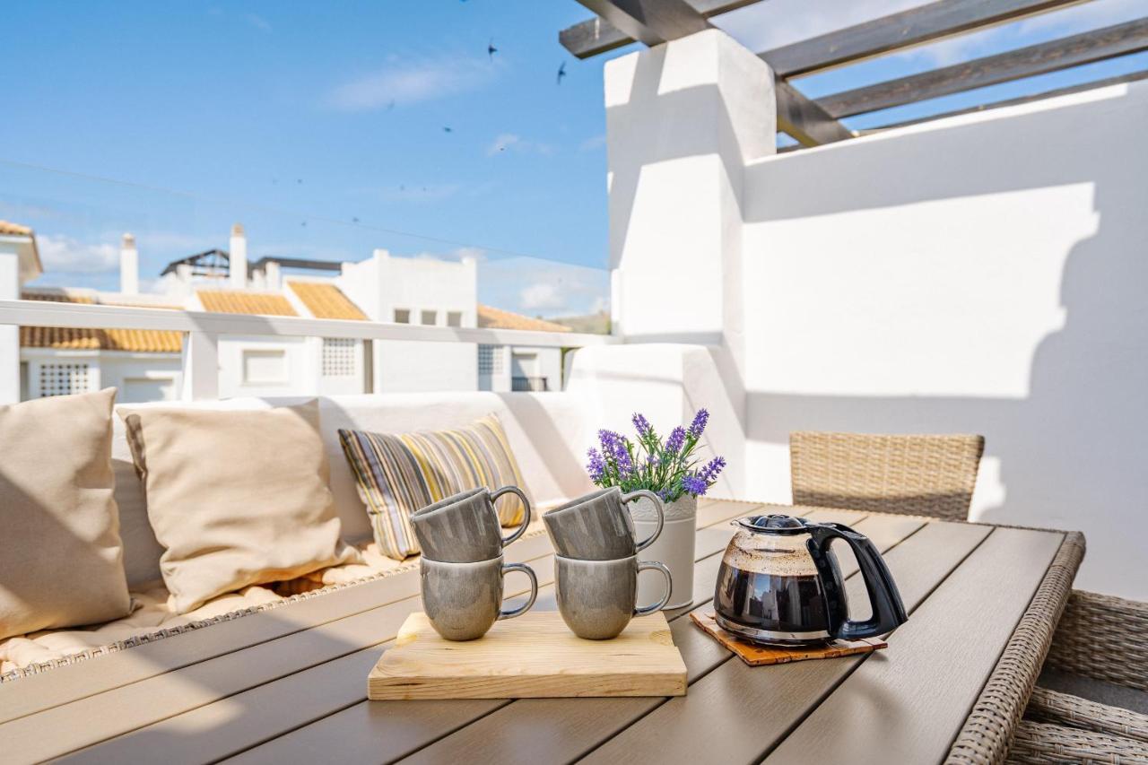 11 Modern Apt With Sea Views, Two Poolareas, Close To Parks & Beaches Manilva Leilighet Eksteriør bilde